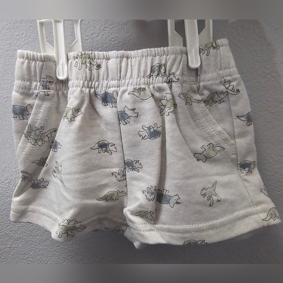 NWT Bos Carter's 2 Pc Set Dinosaur Spike Hood - Size 3 Mo - Picture 2 of 2